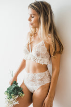 Lingerie Sets - Lace Ruffle Bralette With High Waist Knickers